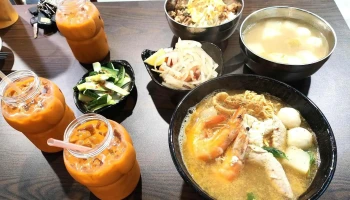 泰狠Taihen泰式風味湯麵/火山排骨(桃園店)桃園美食宵夜首選，最後接單時間23:30 - 330022台湾桃園市桃園區博愛路172號