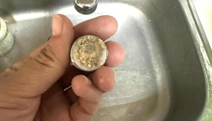 168工程行 冷氣清洗/熱水變小/水管清洗/水塔清洗/水電修繕.安裝 - 高雄市
