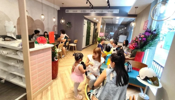 凱莉日嚐 Caily Cafe《甜點推薦》桃園區咖啡廳推薦｜人氣甜點｜甜點下午茶｜平價咖啡店｜好評咖啡廳｜飲料店｜甜點店 - 桃園市