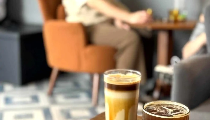 花砖咖啡。浅花楼 - 嘉義市